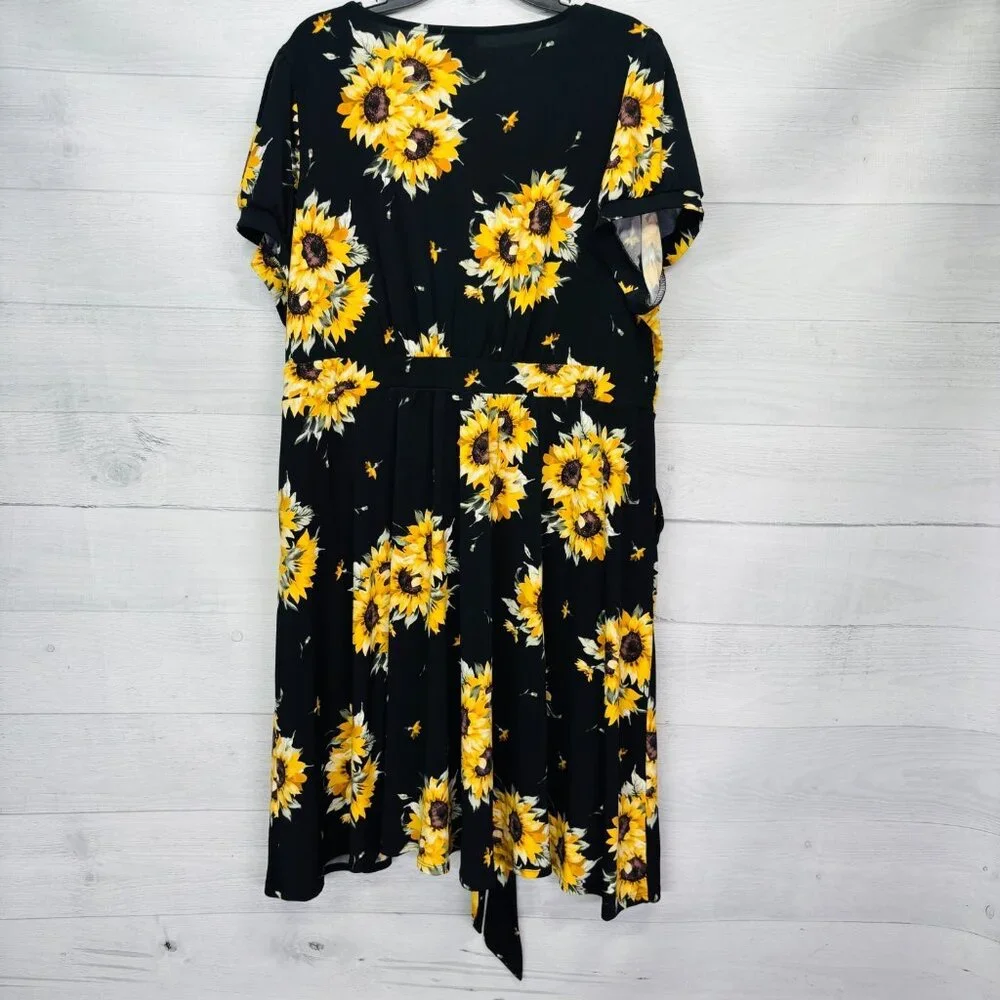 Torrid Womens Studio Knit Surplice Dress Sunflower Floral Stretch Size 3X - Picture 7 of 13